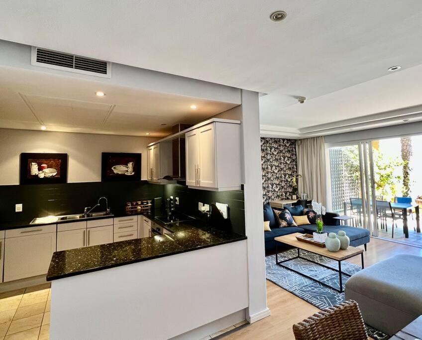 Parama 003 Secure, Luxurious Waterfront Appartement Kaapstad